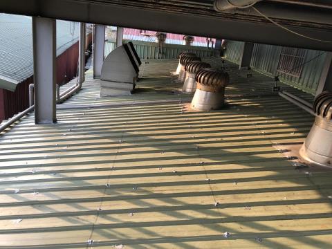 安泰驗屋管理顧問 - 鐵皮除鏽,更換鐵片,上鍍鋅漆 安泰驗屋管理顧問 - 鐵皮除鏽,更換鐵片,上鍍鋅漆