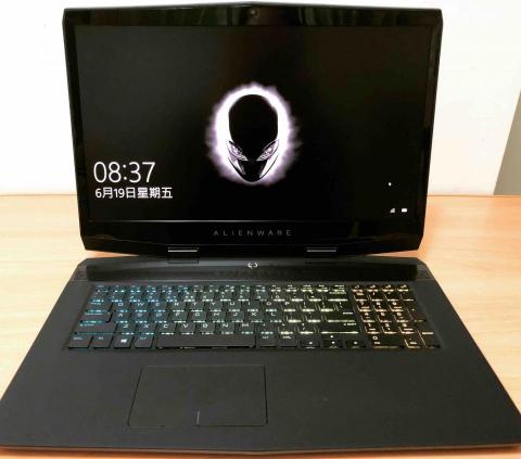 提供canva商用ptt服務的專家Blade