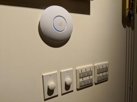 翔網系統科技股份有限公司 - Unifi AP 室內安裝