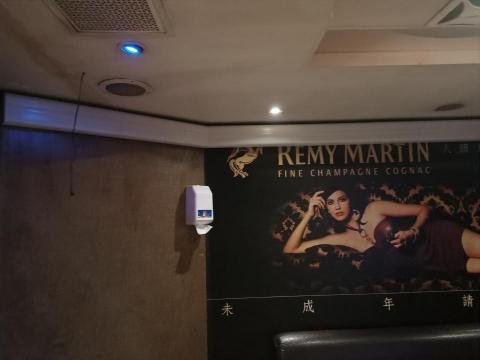 威勝 - 冷氣銅管管槽安裝