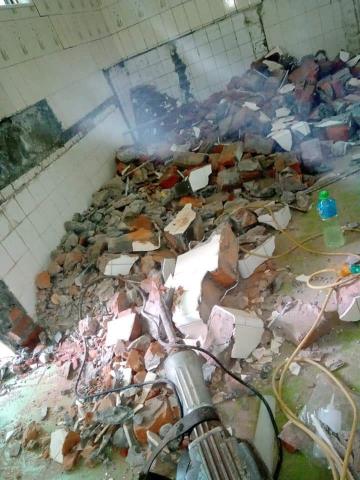 大勝工程行 - 廚房改建打除後