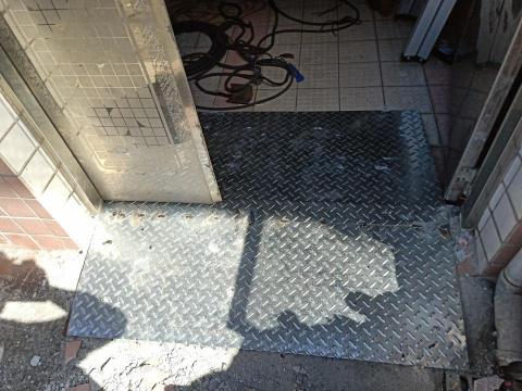 偉新企業 - 1f無障礙坡道