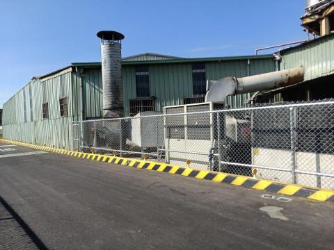 偉新企業 - 菱形網圍牆安裝