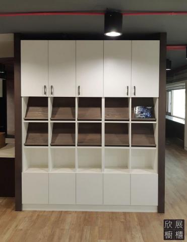 欣展櫥櫃  - 補習班門面雜誌櫃