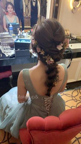 嘉瑋 Make up&Hairstyle Studio - 日系編髮，乾燥花設計，喜歡甜美風格一定會喜歡的！適合淺髮色新娘