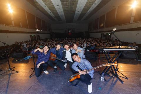 吉他家教 - 政大畢業演唱會

-我走指南路