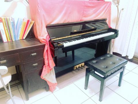 Lisa老師 鋼琴家教 - 老師教學琴房