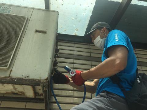 至捷冷氣清洗專家 - 檢查冷媒壓力
