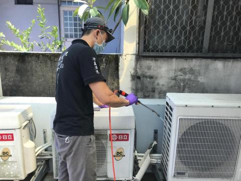至捷冷氣清洗專家 - 清洗室外機