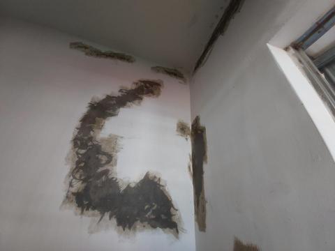 賴克明防水防漏 - 壁癌處理（外部為磁磚面，已施作透明不變黃防水材施作完成）