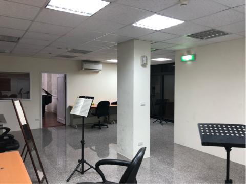 Hao-Yuan HSU 徐浩原中提琴教學 - 教室大廳 