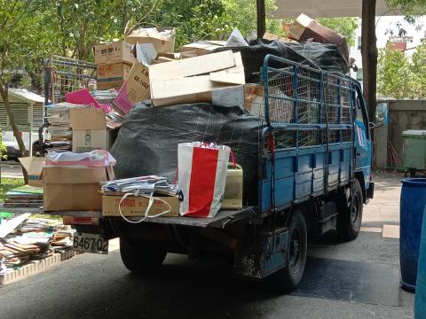大眾國際資源回收 - 一車載滿滿