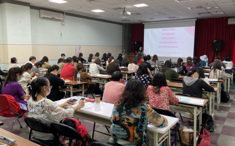 張嘉玲｜甲令｜數位行銷顧問 - 《高雄飛雁計畫-社群經營》演講活動紀錄1