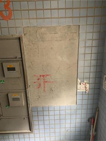岩岳工程行 - 羅斯福金融廣場樓梯間壁磚空心修復(施工前）