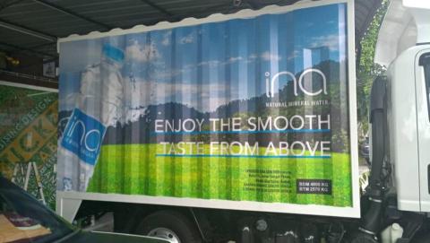 2S Design House - 車體大圖輸出│Printing
車體大圖輸出 (設計、施工)，請事先提供場地照片與施工範圍尺寸，洽談後報價。