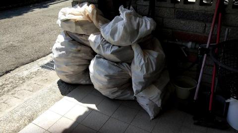 龍勝油漆水電木工園藝整地工程行 - 清運