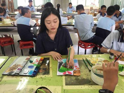 陳芊妤 - 提供色鉛筆學習的專家 陳芊妤 - 提供色鉛筆學習的專家