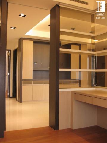 起初創新設計整合有限公司 - 住家設計裝修-ID006
坪數/35坪
風格/現代風格
材質/地磚、木皮、油漆
空間/書房