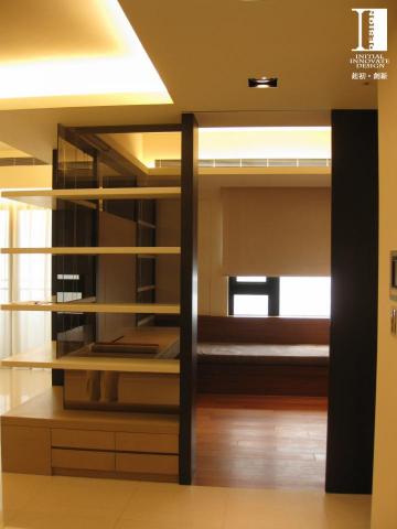 起初創新設計整合有限公司 - 住家設計裝修-ID005
坪數/35坪
風格/現代風格
材質/地磚、木皮、油漆
空間/書房