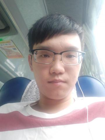 提供調酒基底服務的專家陳則宏