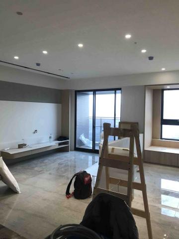 廖子皓 - 裝潢場水電收尾