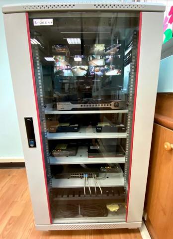 艾奎其資訊工程有限公司 - 機櫃安裝佈線整理