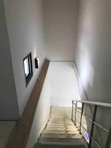 廖子皓 - 壁燈安裝