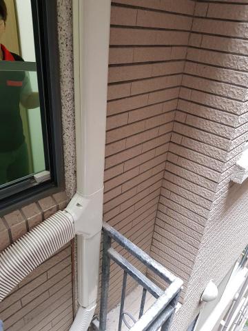 全能工程行 - 分離式冷氣室外機銅管管槽施做