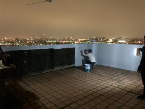 宸恩油漆整修工程 - 夜間外牆防水彈性漆施工