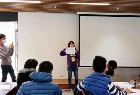 陳怡宇 - 文學營帶團康