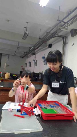 陳怡宇 - 遠哲科學營輔導老師