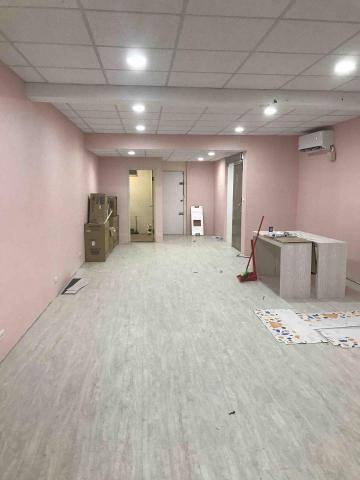 伊布窗簾 - 壁紙及塑膠地板