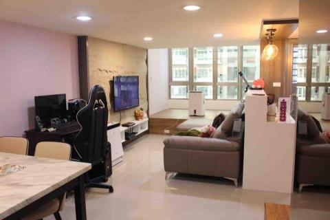 黃師傅 - 客廳電視牆 天花板中島吧檯客製，電視牆貼文化石