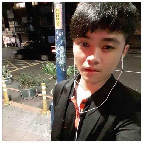 提供物流到府收件服務的專家徐浩翔