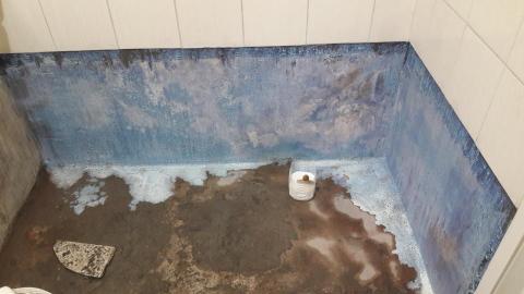 范佐標 - 浴缸拆除後牆面第一道防水完工照 范佐標 - 浴缸拆除後牆面第一道防水完工照