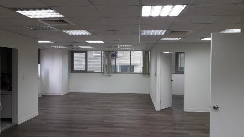 萬騫綜合工程 - 台北基隆路 辦公大樓