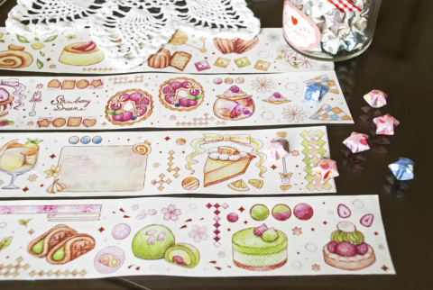 Irene Wang - | 紙膠帶繪製 | 
甜甜小點系列。風格可以寫實也可以可愛。