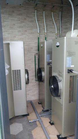 陳又育 - 3台熱泵熱水器並聯
(完工)