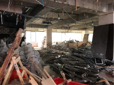 西乃山老屋翻新與修繕工程 - 輕質水泥隔間裝潢拆除400坪 西乃山老屋翻新與修繕工程 - 輕質水泥隔間裝潢拆除400坪