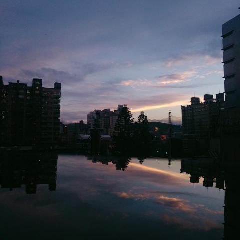 可以的話麻煩不要閱讀報價 蝦皮直接搜尋：代客修圖/製圖/P圖 - 倒影!