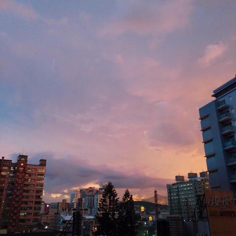 可以的話麻煩不要閱讀報價 蝦皮直接搜尋：代客修圖/製圖/P圖 - 天空讚!!