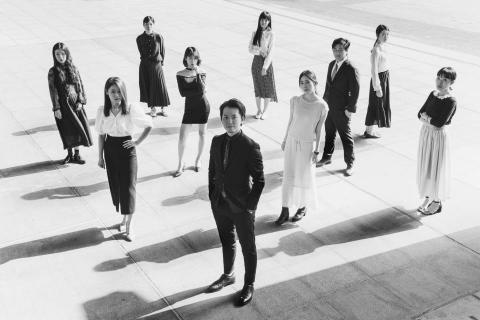 手心設計 - 手心團隊是由一群專業的設計師所組成，帶領客戶走向國際高度。