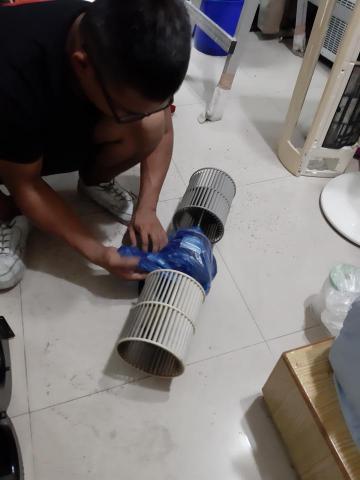 帝誠家電空調有限公司 - 開始吊隱式清洗