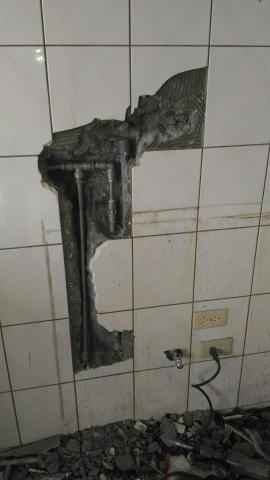 正曜水電工程行 - 冷熱水管移位