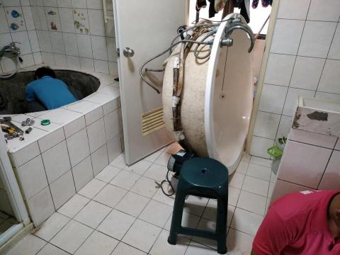 正曜水電工程行 - 浴缸防水