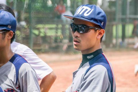 陳冠儒 - 校隊壘球比賽
