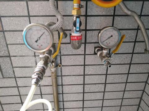 正曜水電工程行 - 冷熱水管測壓
