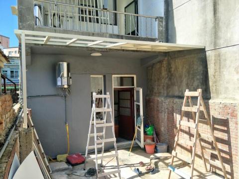 ◆虹捷★家庭鋁窗工作坊◆ - 塑鋁板採光罩+防盜窗