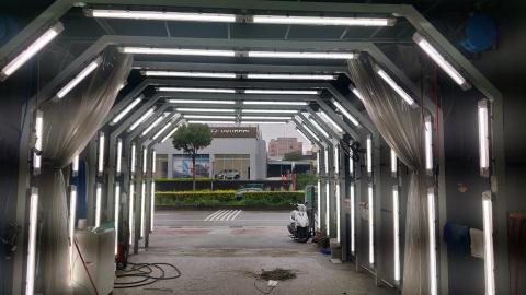 邵龍 - 汽美防水燈具汰換