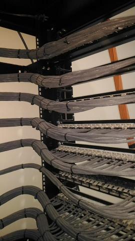 星沛通信企業行 - 機櫃內部整線